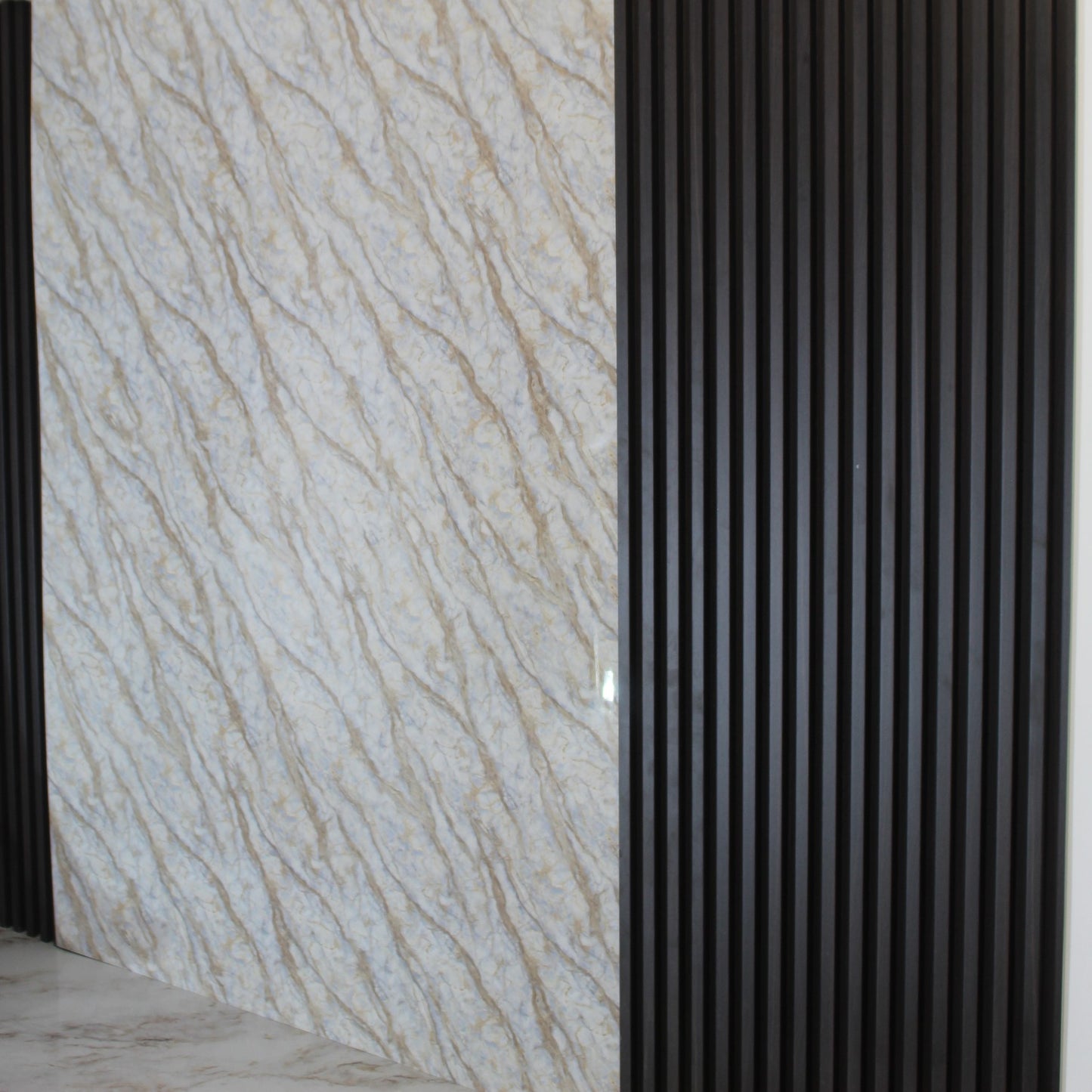 Panou Decorativ Perete - Alb-Albastru, dimensiune 2.8x1.22m