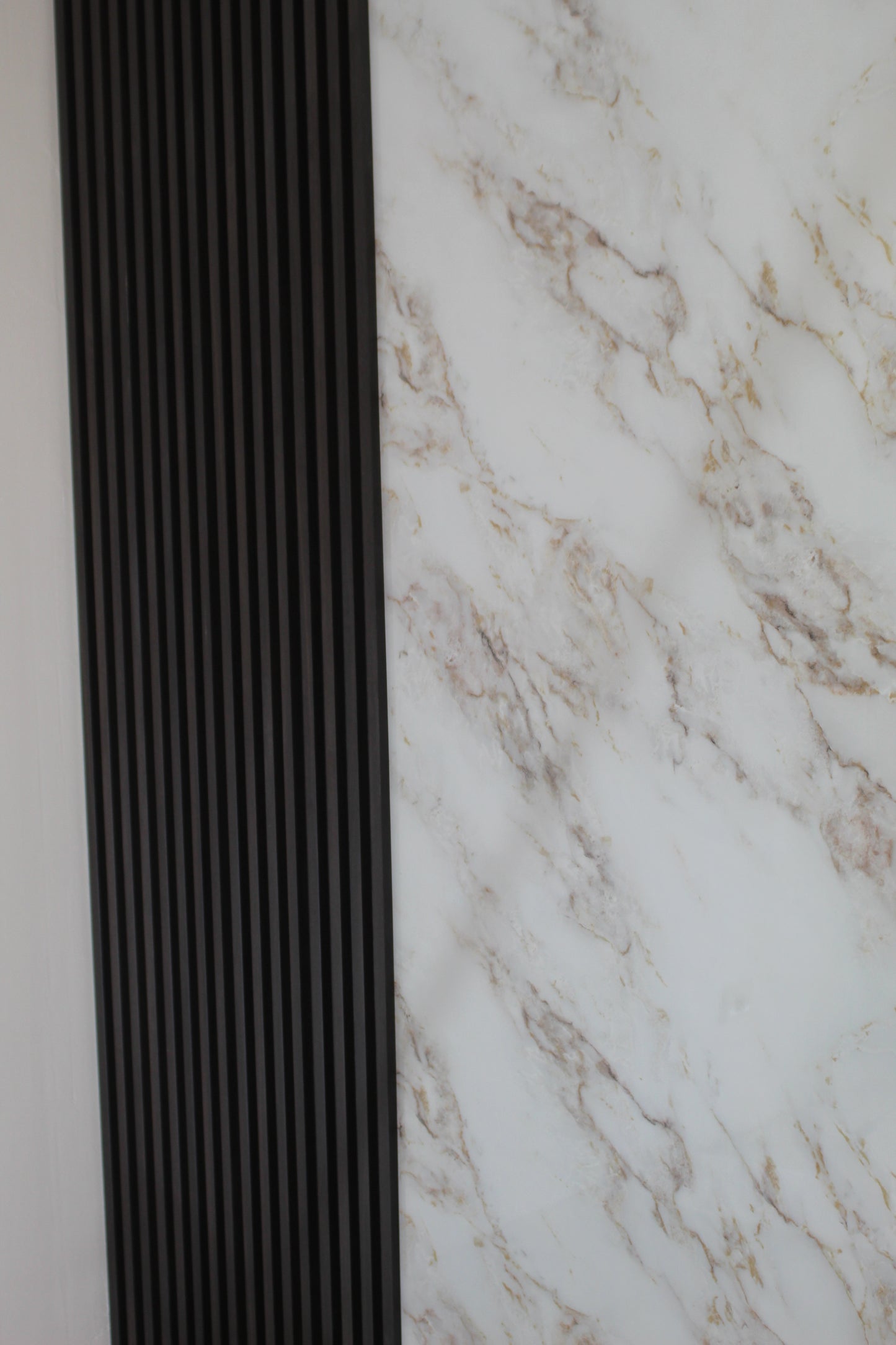 Panou Decorativ Perete - Alb-Maro, dimensiune 2.8x1.22m